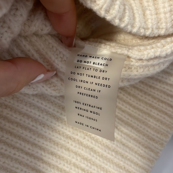 AYR Merino Wool Mock turtleneck sweater - Picture 10 of 10